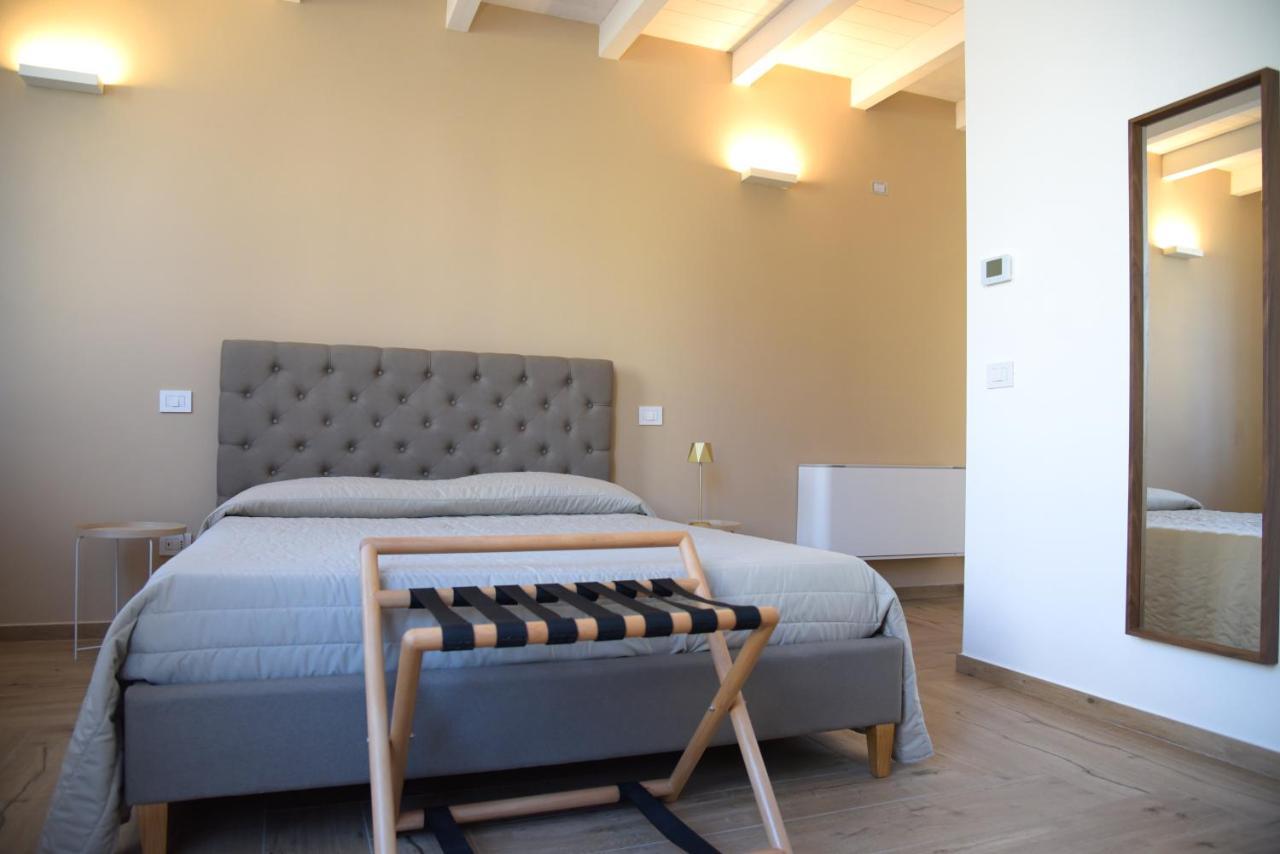 Serenity Apulian Rooms Trepuzzi Buitenkant foto