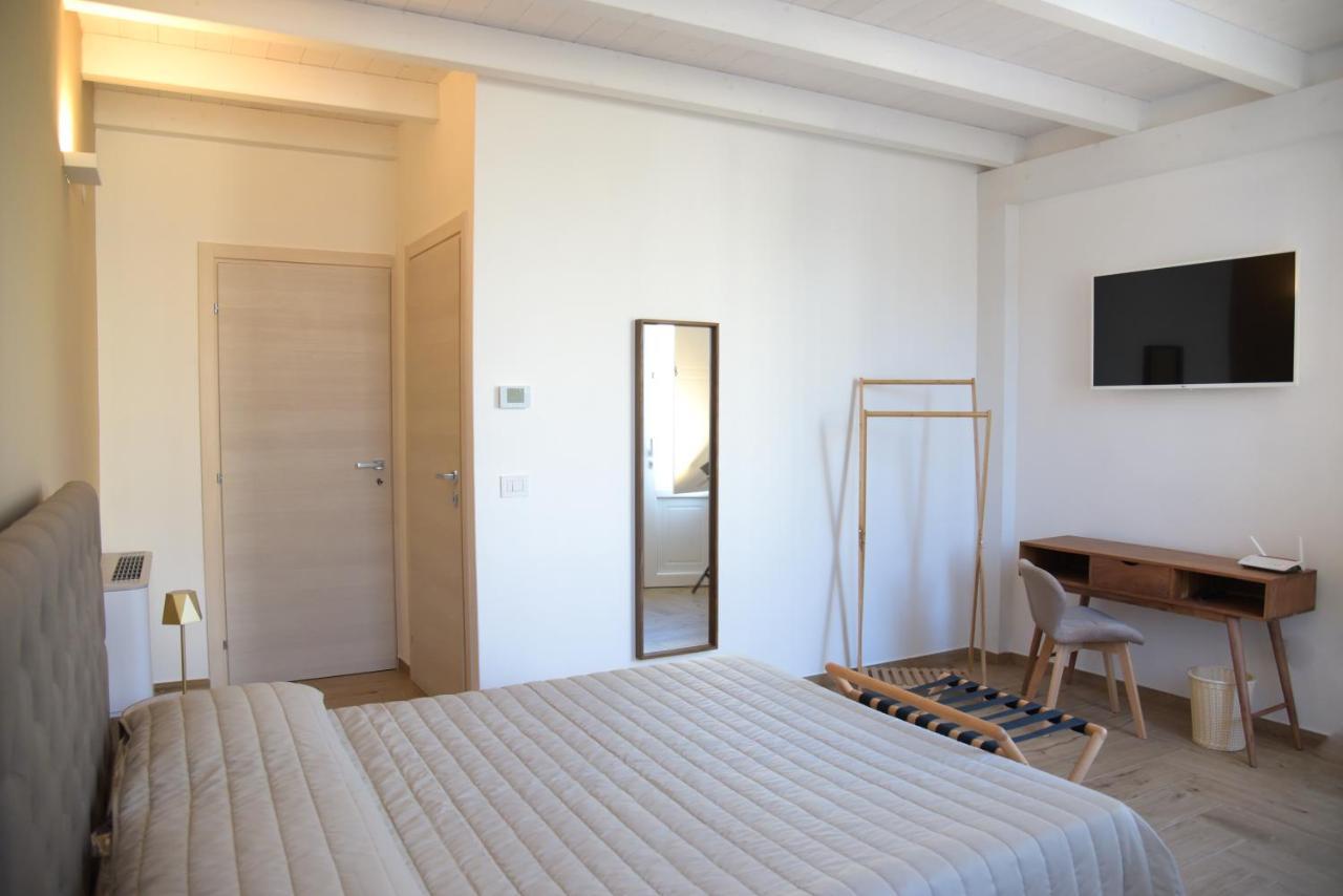Serenity Apulian Rooms Trepuzzi Buitenkant foto